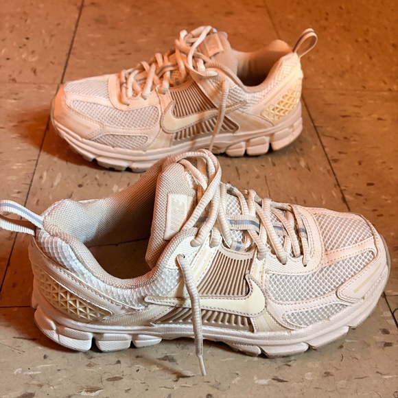 Nike Kids Running shoes - Picture 6 of 7